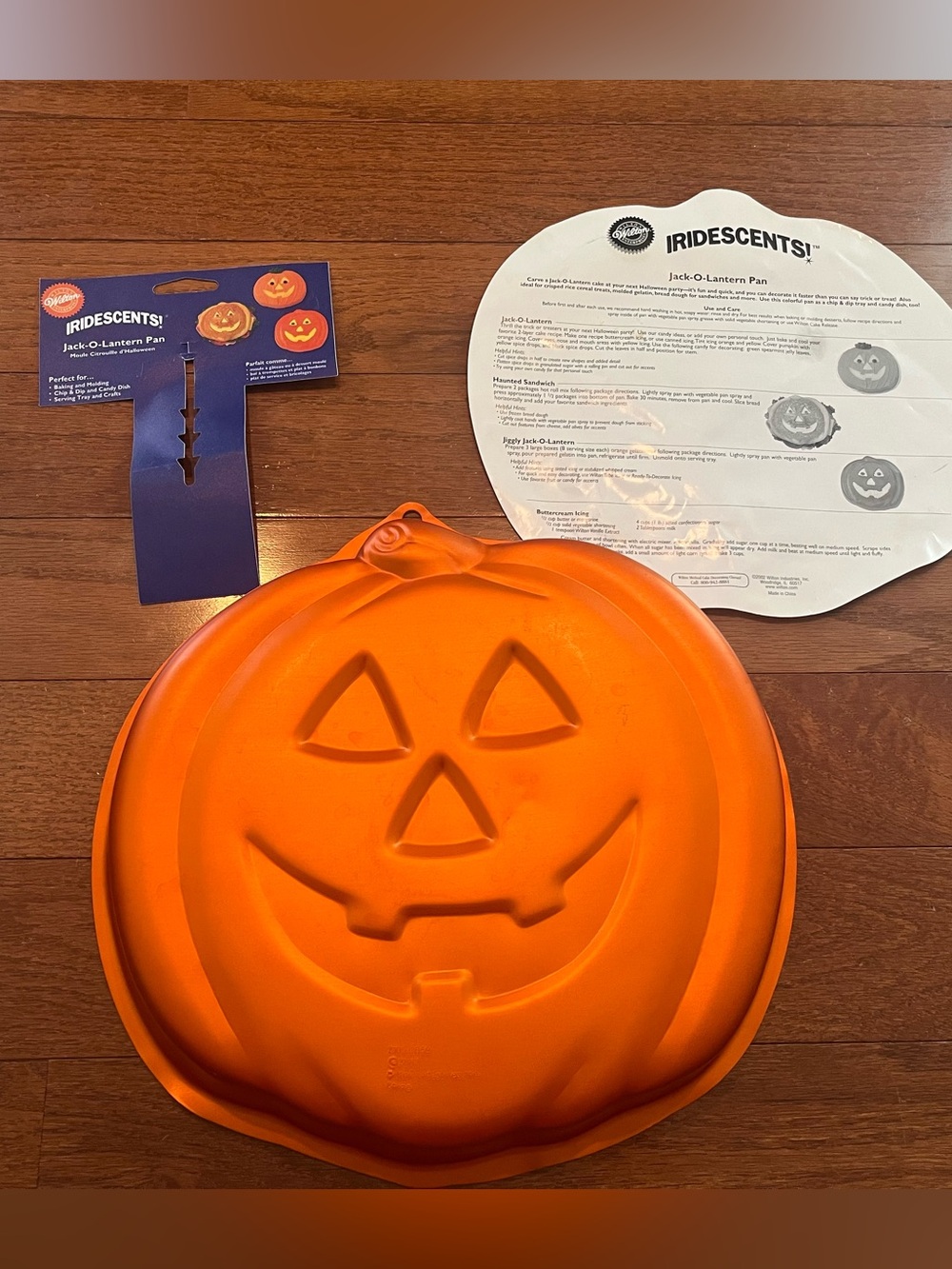 Wilton Orange Pumpkin Jack-O'-Lantern Cake Pan Halloween Baking